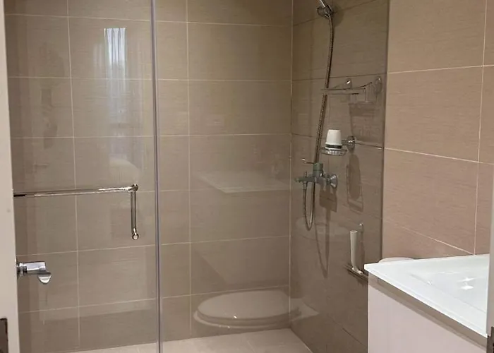 Eastwood Qc 2br Walk To Mall Cafés&dining * Manila