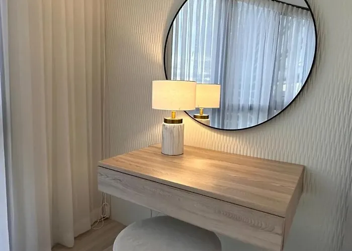 Eastwood Qc 2br Walk To Mall Cafés&dining * Manila