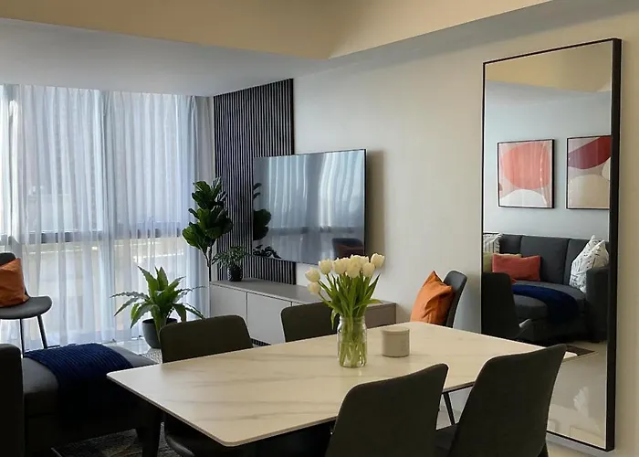 Apartamento Eastwood Qc 2br Walk To Mall Cafés&dining *
